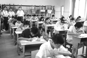 我市7万人报考公务员 竞争激烈已有1/3弃考