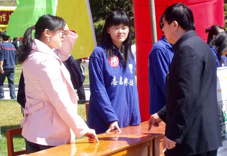 组图:北京化工大学高招咨询日现场传真