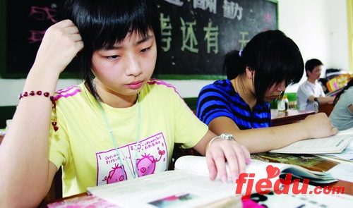 湖南:07高考规定看仔细外语考前15分钟禁入场