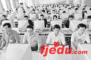 江西高考评卷点见闻:保证公正体现和谐(图)