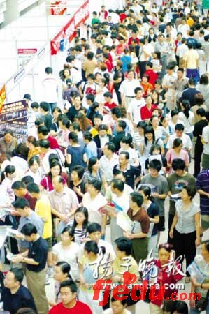江苏07年高招咨询会:平行志愿到底怎么填