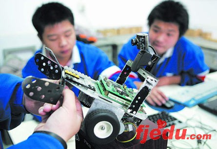 湖南高中08年实行走班制学生自由选择科目教师