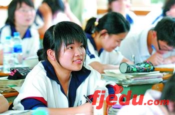 湖南长沙07高考14个考点公交住宿探营“住行图”