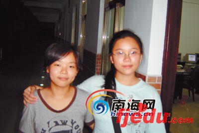 嘉积中学两女生包揽海南高考文理科第一名(图)