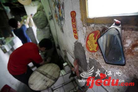 江西一对孪生兄弟07高考抓阄决定谁上大学(图)