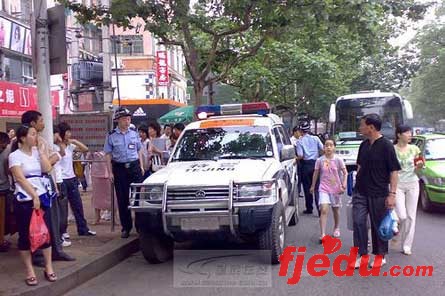 湖南省长沙市各个部门协手为07高考护航(组图)