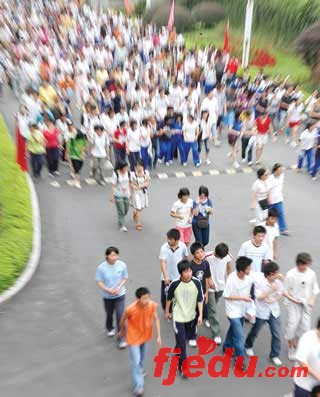 湖南07高考现人文关怀长沙14考点高悬励志对联