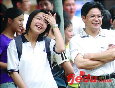 湖南07高考首日平静收官考生记得收好证件(图)