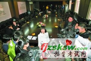 洪欣格说,她非常喜欢读《哈里波特》,最喜欢的人物是“邓布利多”。