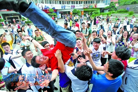 24日起可查高考成绩26至28日网上填志愿