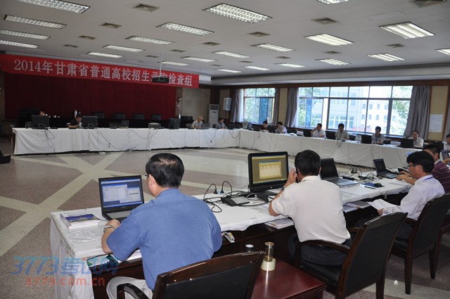 省招办邀请新闻媒体零距离直面我省普通高校招生录取现场