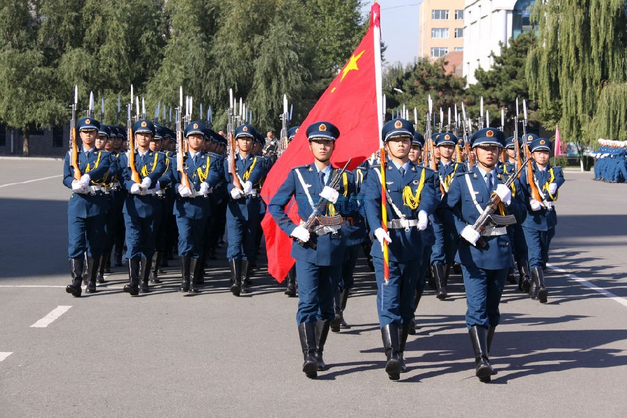 航空大学仪仗队.jpg