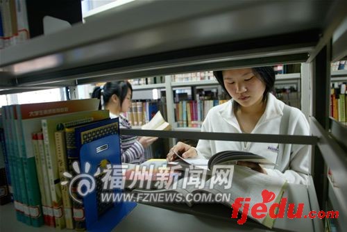 福建一高校700女生靠捡破烂维持学业(组图)