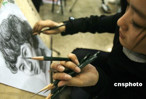 图:山东艺考开幕 7千人同场竞技