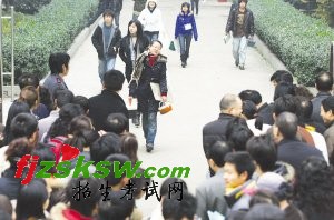 湖北美术联考再度开考 艺考突击队叫板正规军