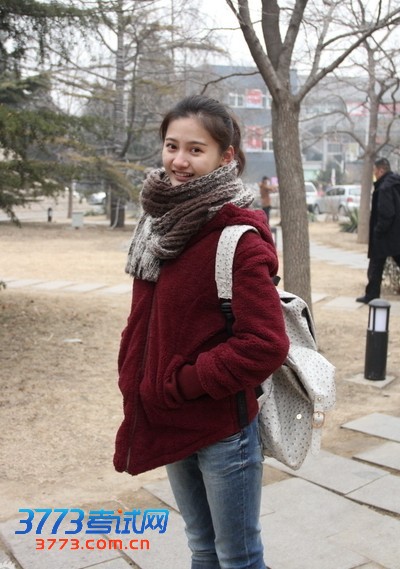 北京电影学院2013年艺考初试现场帅哥美女(图)