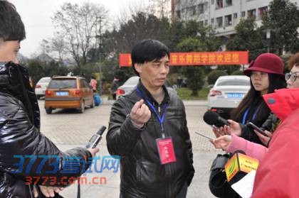 说明: C:\Documents and Settings\Administrator\桌面\2014艺术招生2013.12.27\2013.12.30音乐广编考试\范校接受采访\DSC_0916.jpg