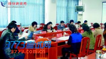 12日,潍坊新华中学会议室,该校校长实名推荐生选拔在进行。