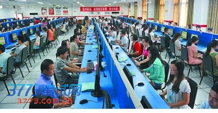 重庆36.4万考生昨参加中考 18~19日网上填志愿