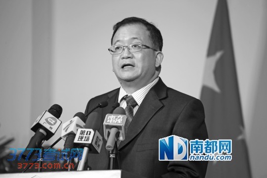 广州市教育局局长屈哨兵介绍公办外国语学校初中招生方案等新政策。南都记者 冯宙锋 摄