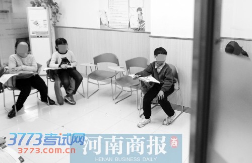 让孩子参加培训班,仍然是很多家长的选择 让孩子参加培训班,仍然是很多家长的选择