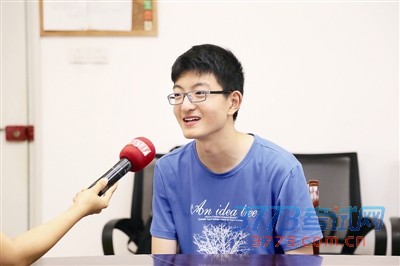 今年杭州中考最高分:公益中学李家豪 今年杭州中考最高分:公益中学李家豪